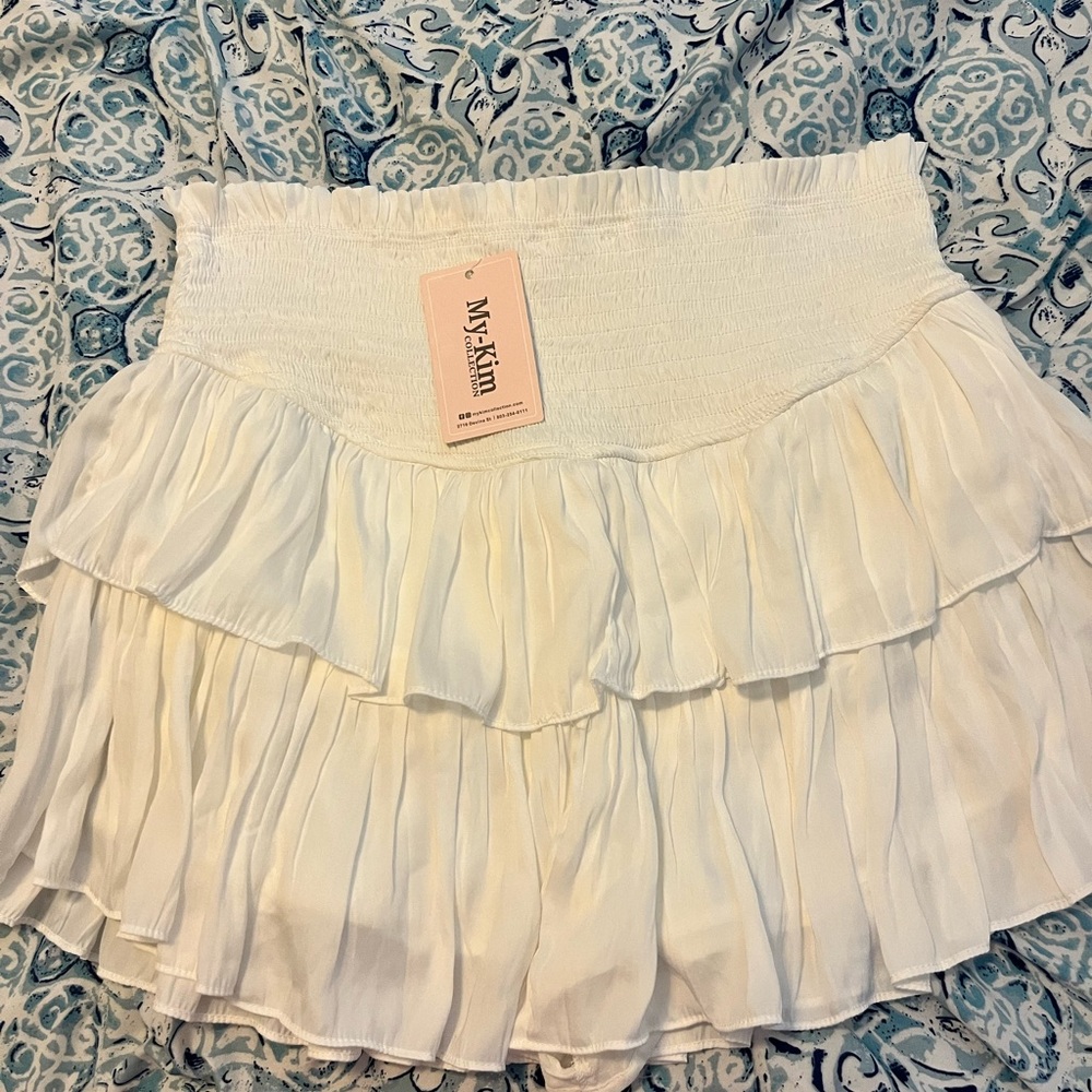 Forever favorite skort. Large/white